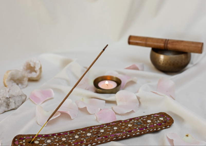 Charcoal-free incense made from waste&nbsp;flowers