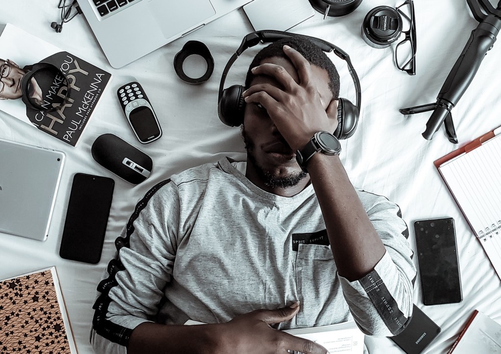 Doomscrolling – How your news feed gives you a negative&nbsp;worldview